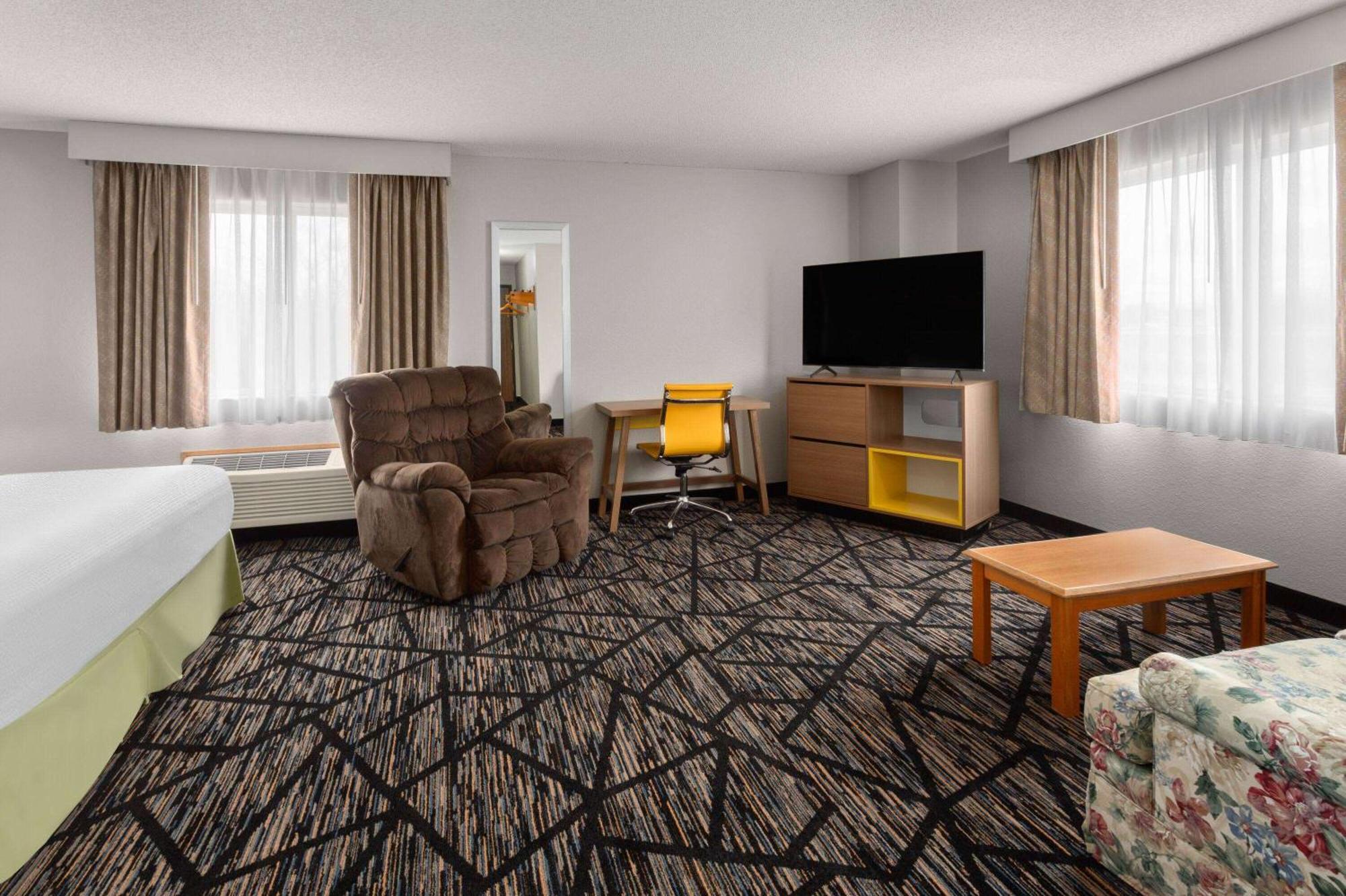 Days Inn By Wyndham Ogallala Bagian luar foto