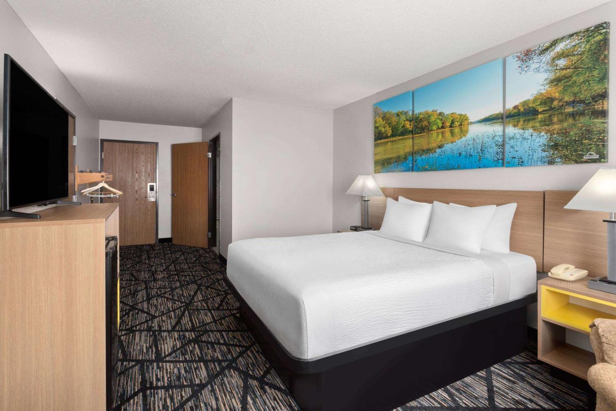 Days Inn By Wyndham Ogallala Bagian luar foto