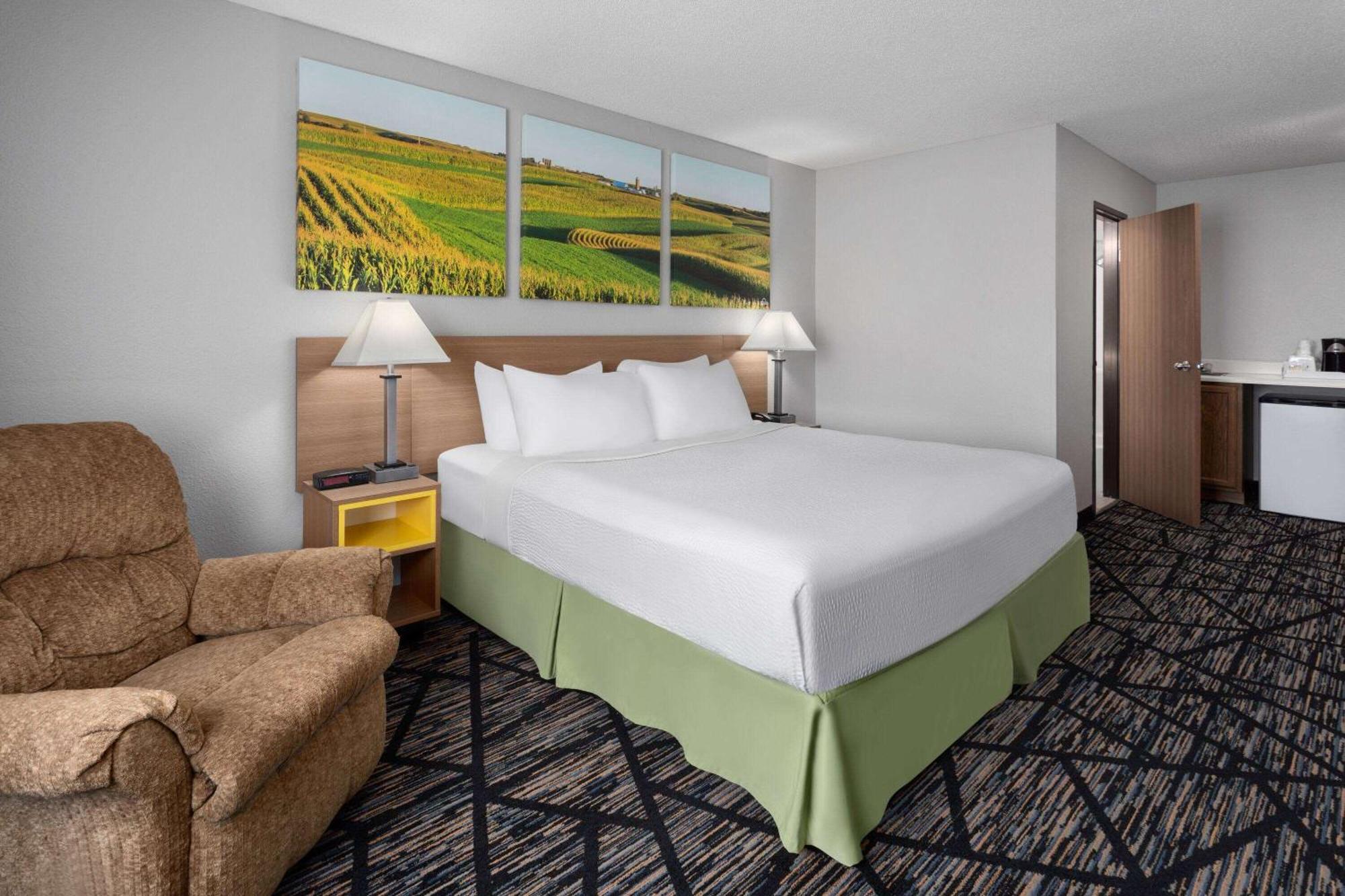 Days Inn By Wyndham Ogallala Bagian luar foto
